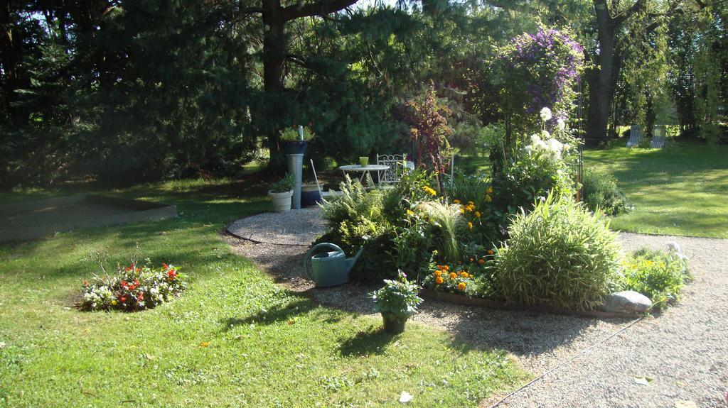 Bed and Breakfast Le Venay Frontenaud Exterior foto
